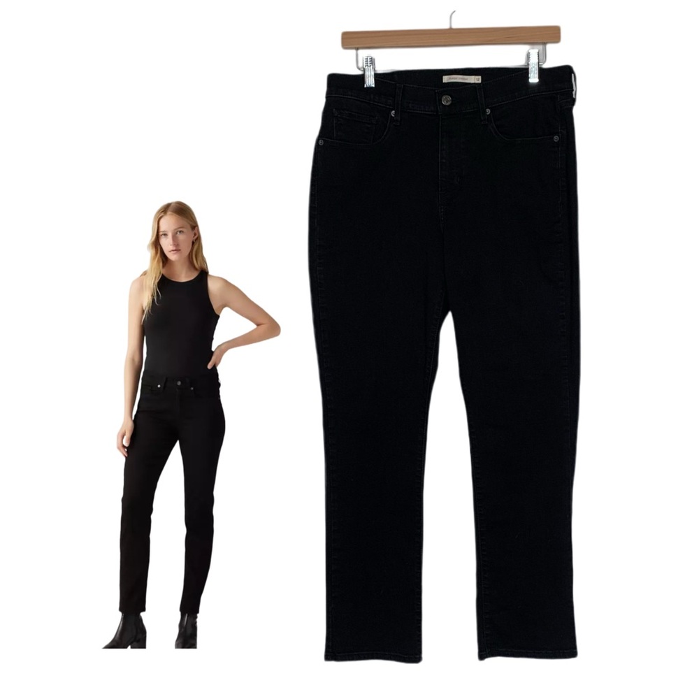 Levi's Women's Classic Straight Leg Jeans in Black Size 12 High Rise